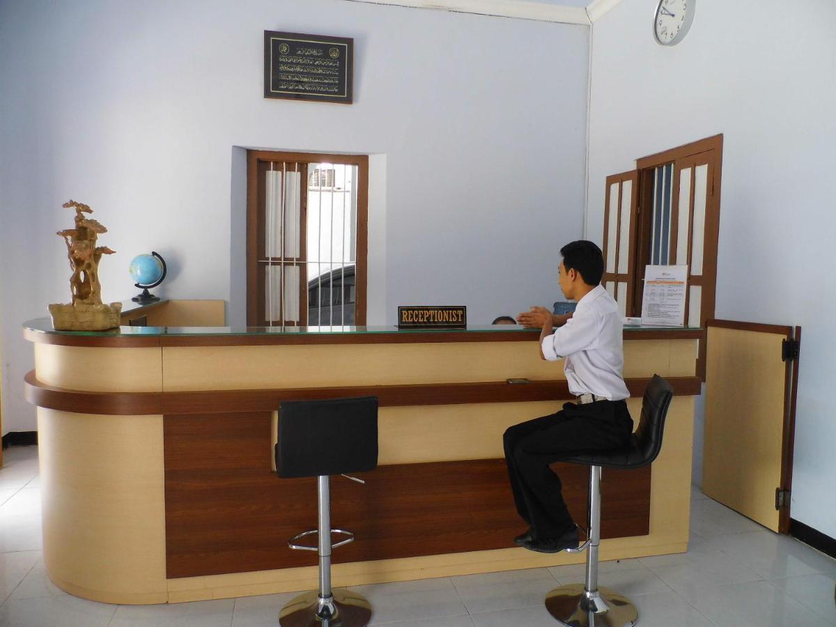 Hotel Ilhami Blitar Eksteriør billede