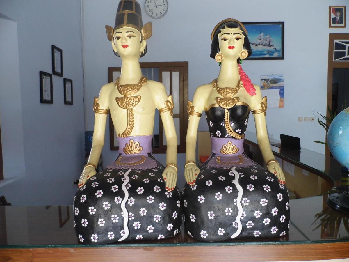 Hotel Ilhami Blitar Eksteriør billede